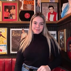 Meet your Posher, Alizée